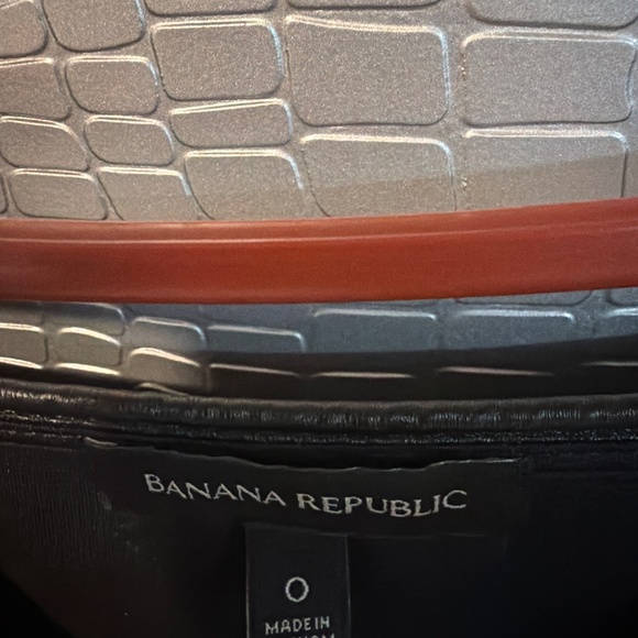 Little black dress by Banana Republic - Picture 3 of 4